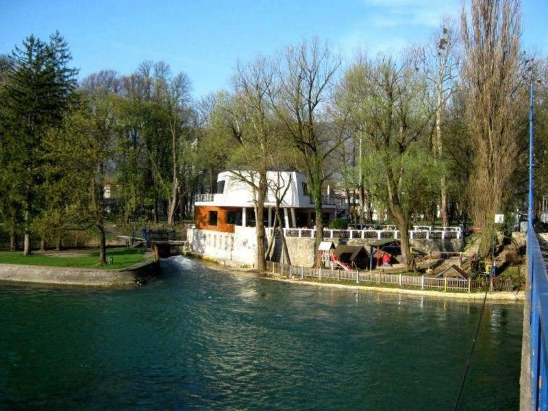Hotel Paviljon Bihać Buitenkant foto