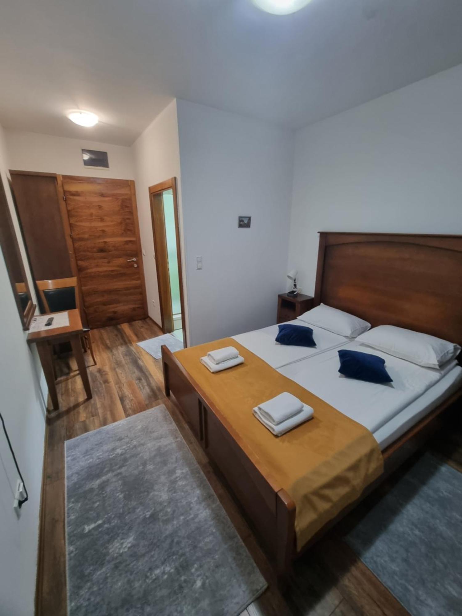 Hotel Paviljon Bihać Buitenkant foto