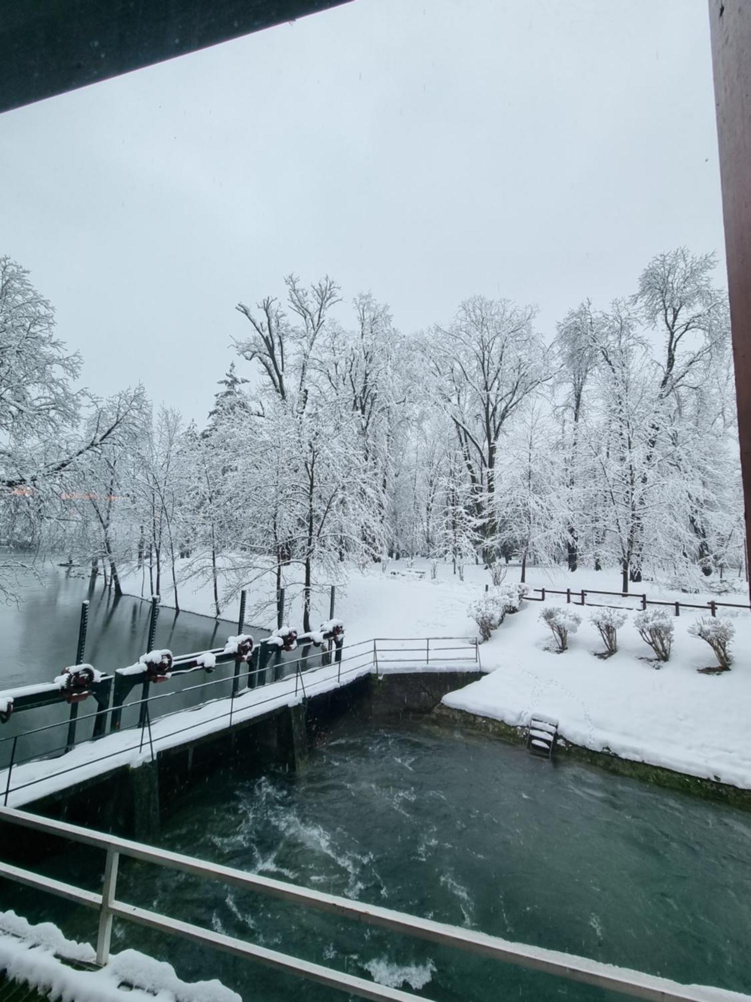 Hotel Paviljon Bihać Buitenkant foto