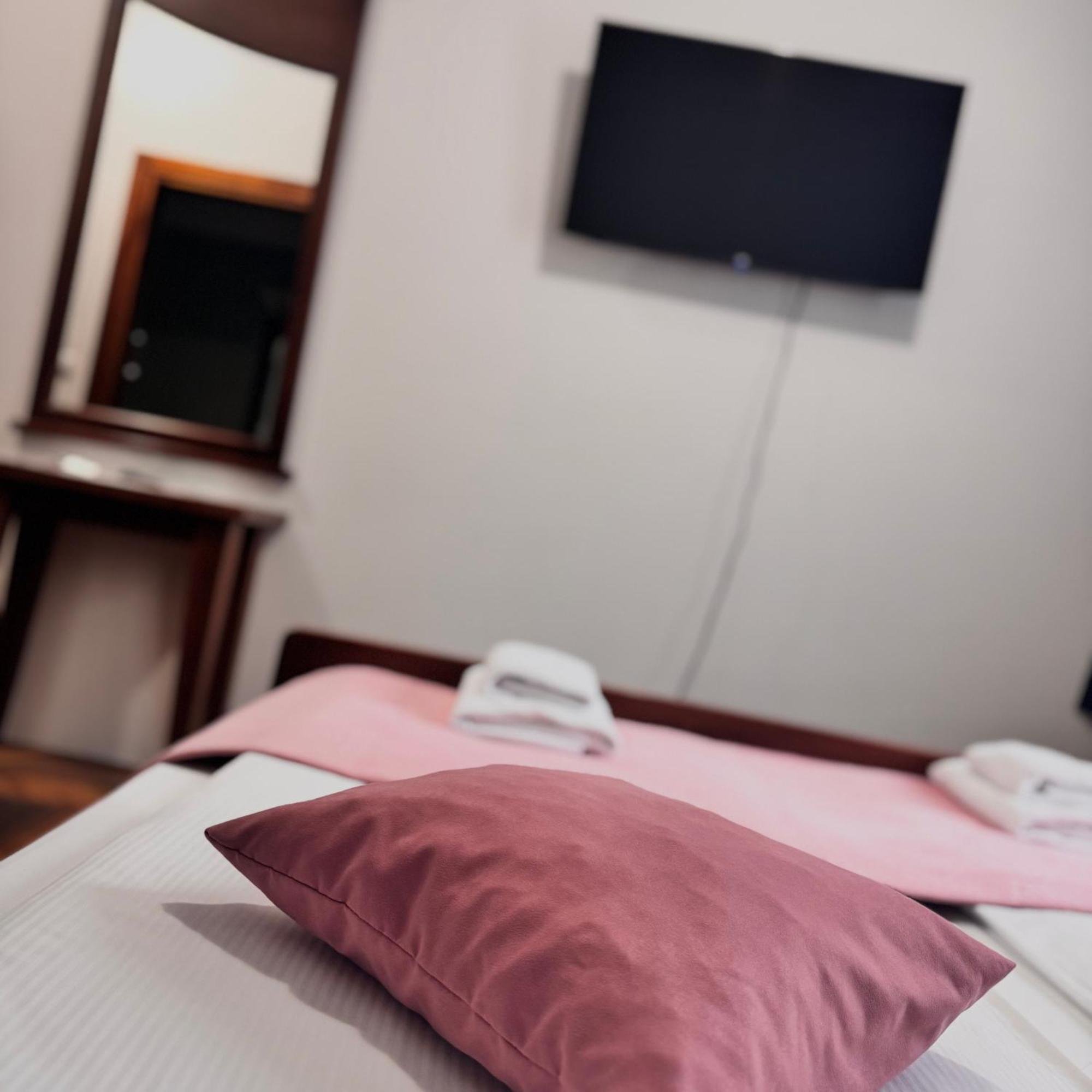 Hotel Paviljon Bihać Buitenkant foto