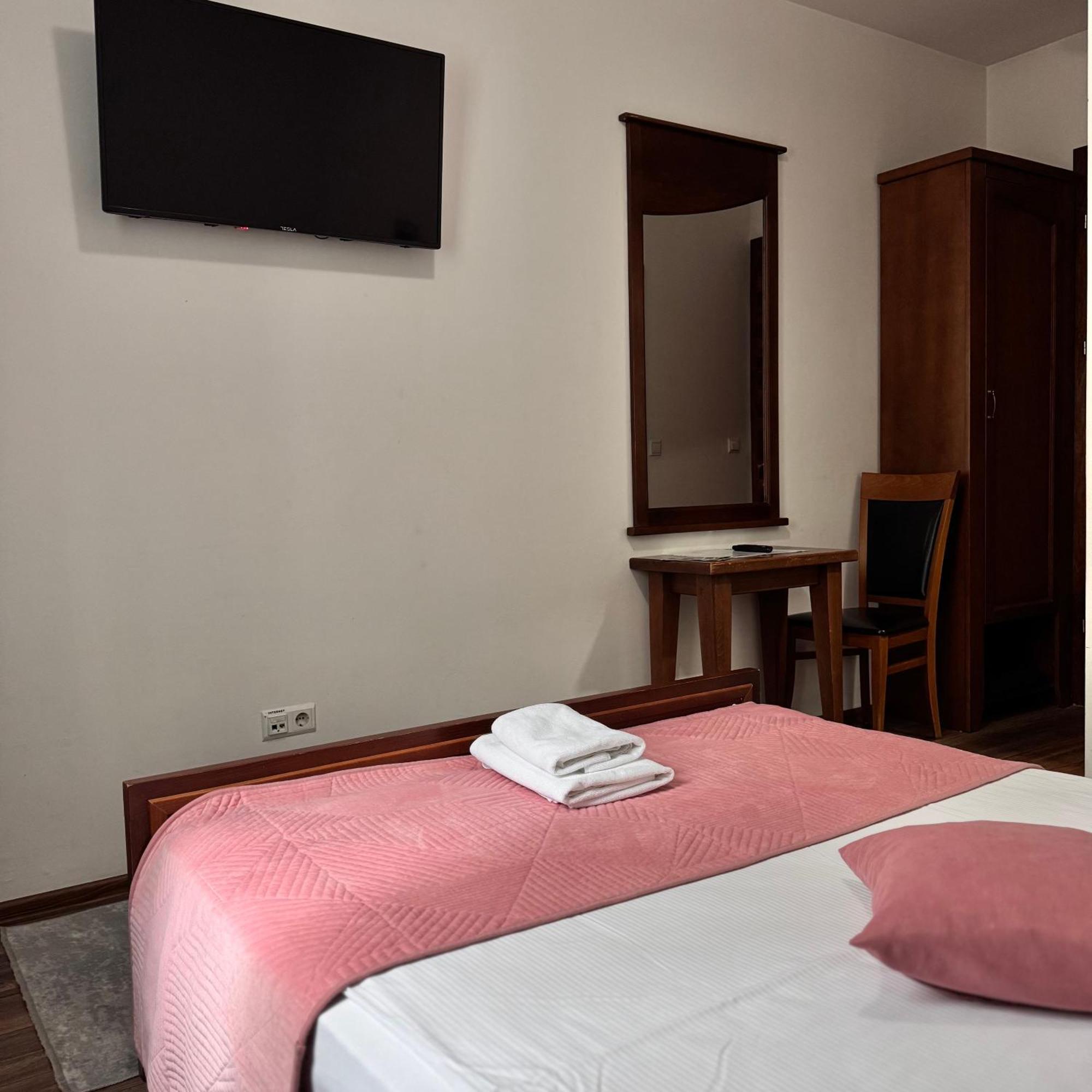 Hotel Paviljon Bihać Buitenkant foto