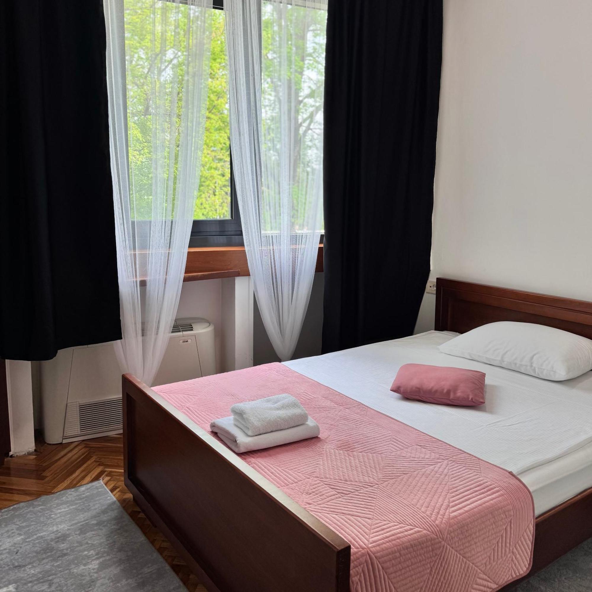 Hotel Paviljon Bihać Buitenkant foto