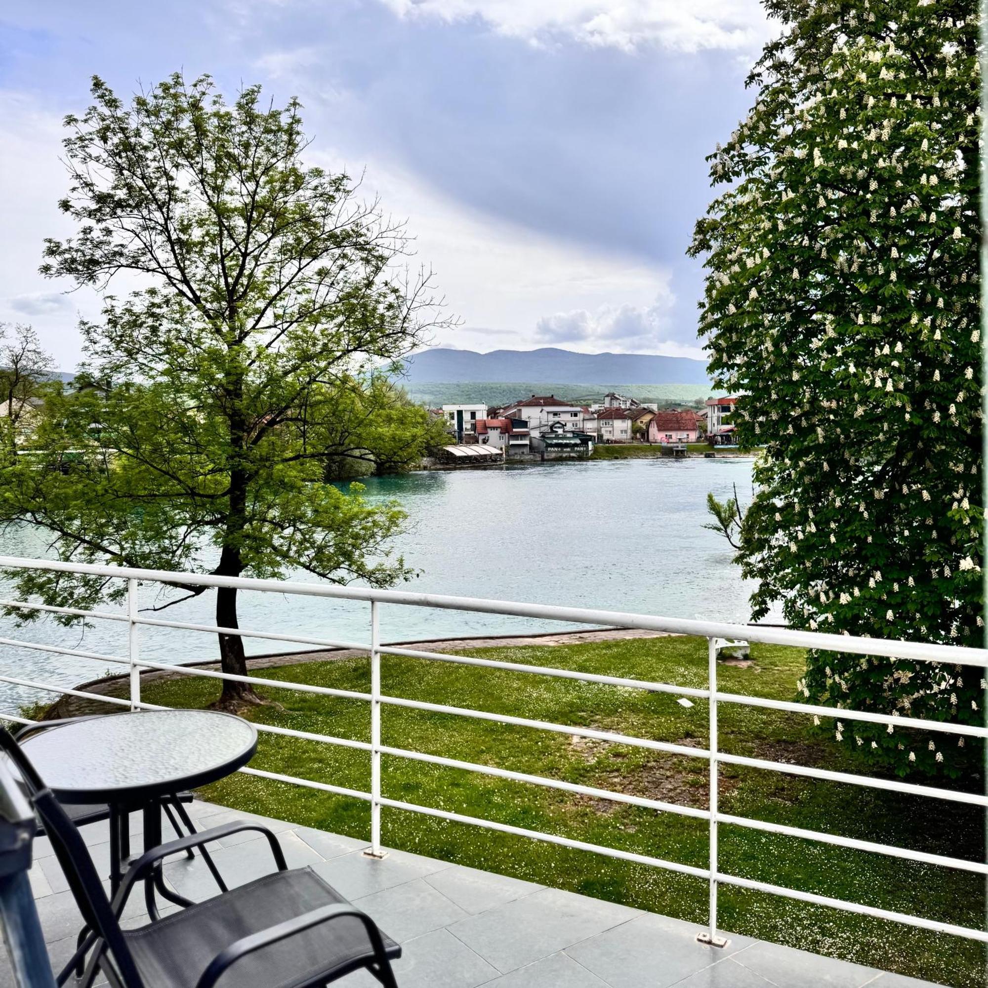 Hotel Paviljon Bihać Buitenkant foto