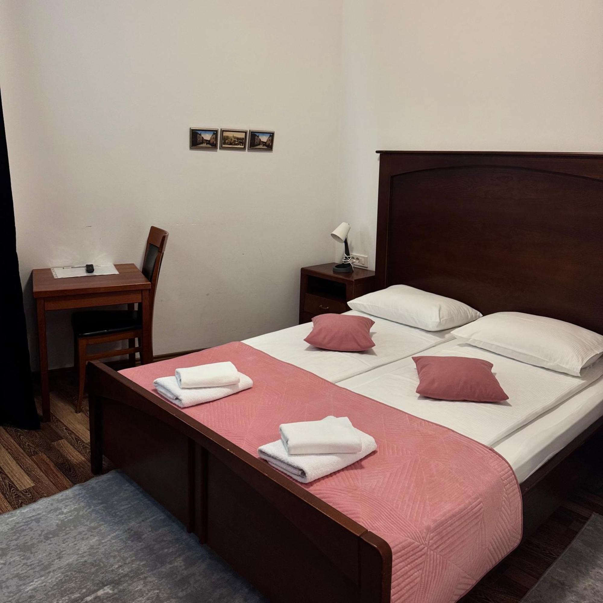 Hotel Paviljon Bihać Buitenkant foto