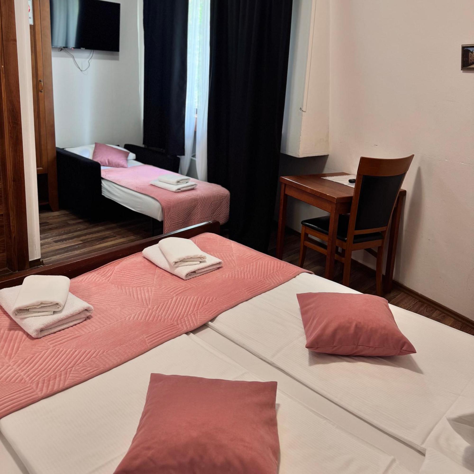 Hotel Paviljon Bihać Buitenkant foto