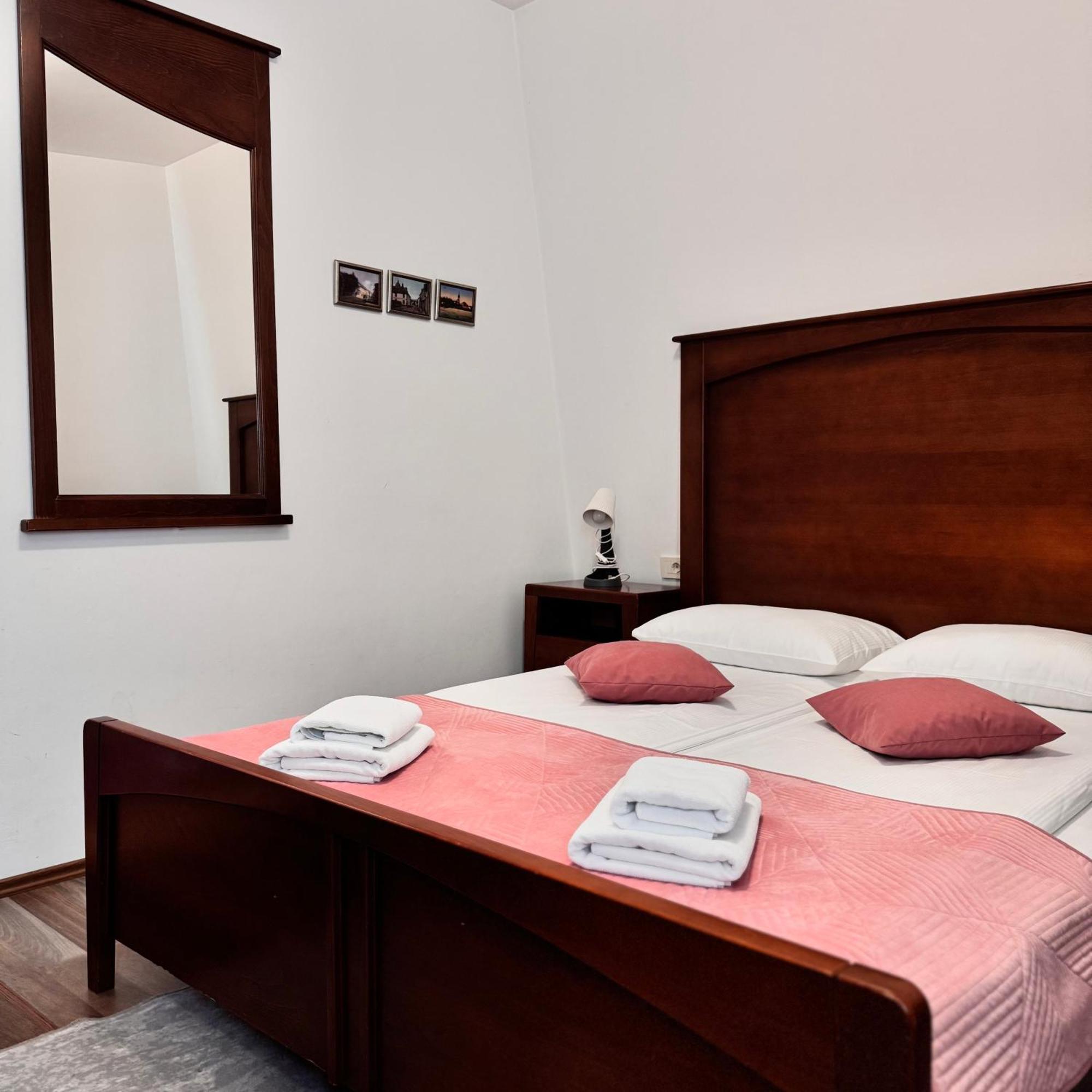 Hotel Paviljon Bihać Buitenkant foto