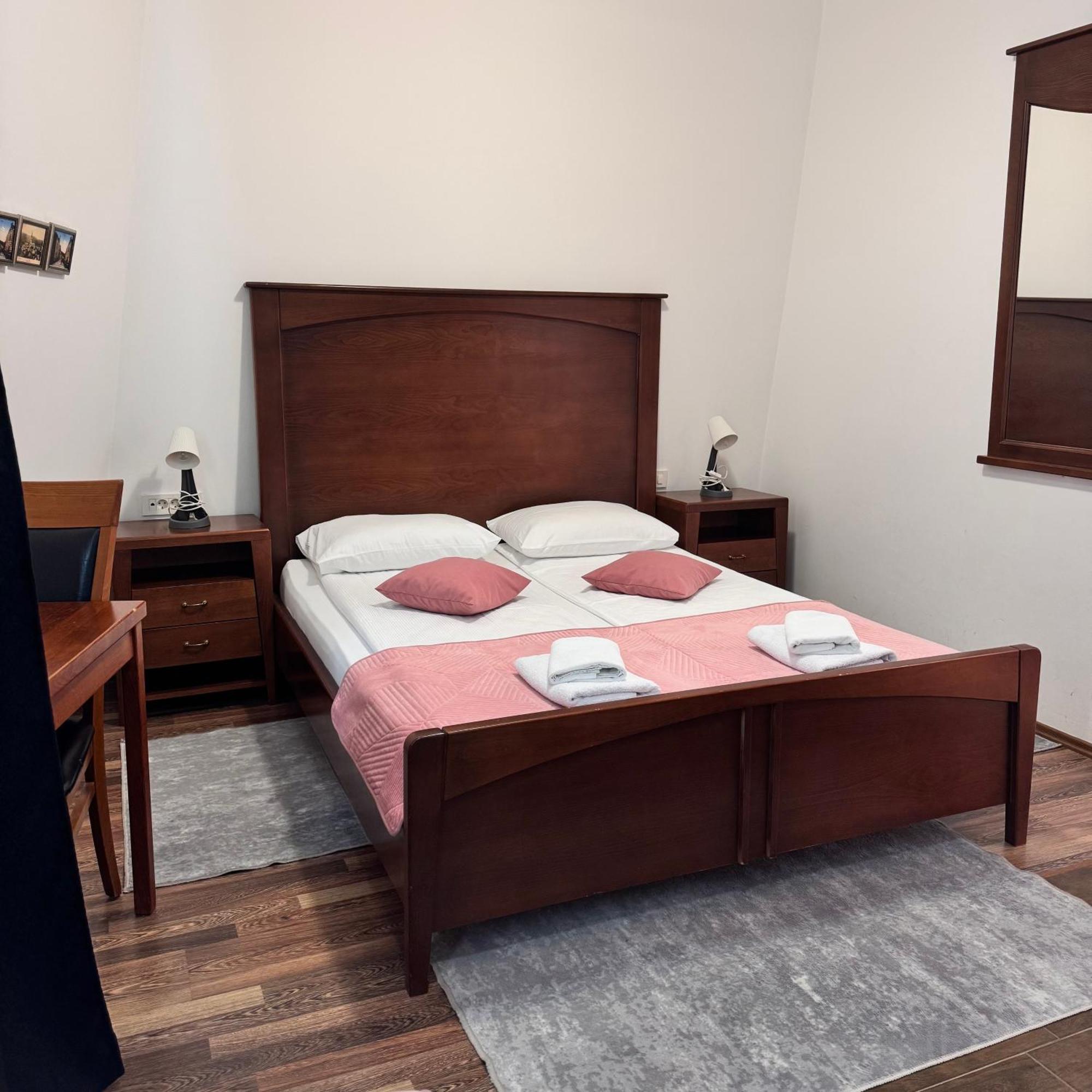 Hotel Paviljon Bihać Buitenkant foto