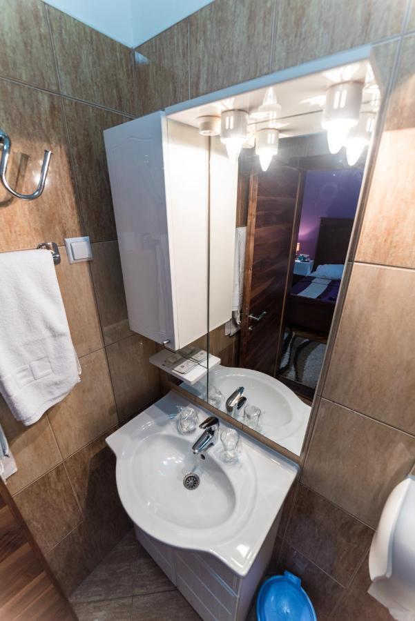 Hotel Paviljon Bihać Buitenkant foto